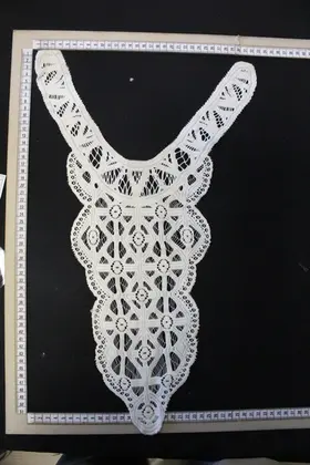 Ham Yapıda Polyester Dantel Yaka