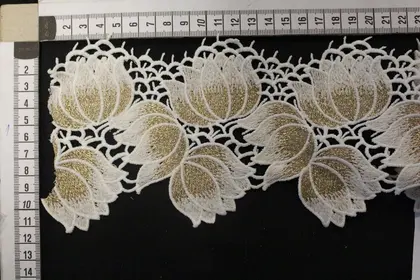 White Lurex Matte Polyester Imported Guipure Broderie Tape · 11,5 cm