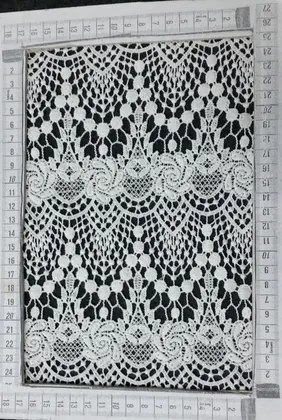 3952 Broderie · Local · Raschel · Guipure · Polyester · Raw