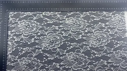 Gümüş Kordlu Polyester Yerli Dantel · 150 cm