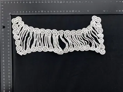 Ecru Polyester Domestic Tape Lace Collar · 30 cm