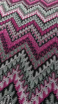 21908 Domestic Multi-Colored Polyester Raschel Lace V179 150 cm