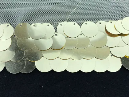 Krem Pullu Gold İthal Bant Tül · 4,5 cm
