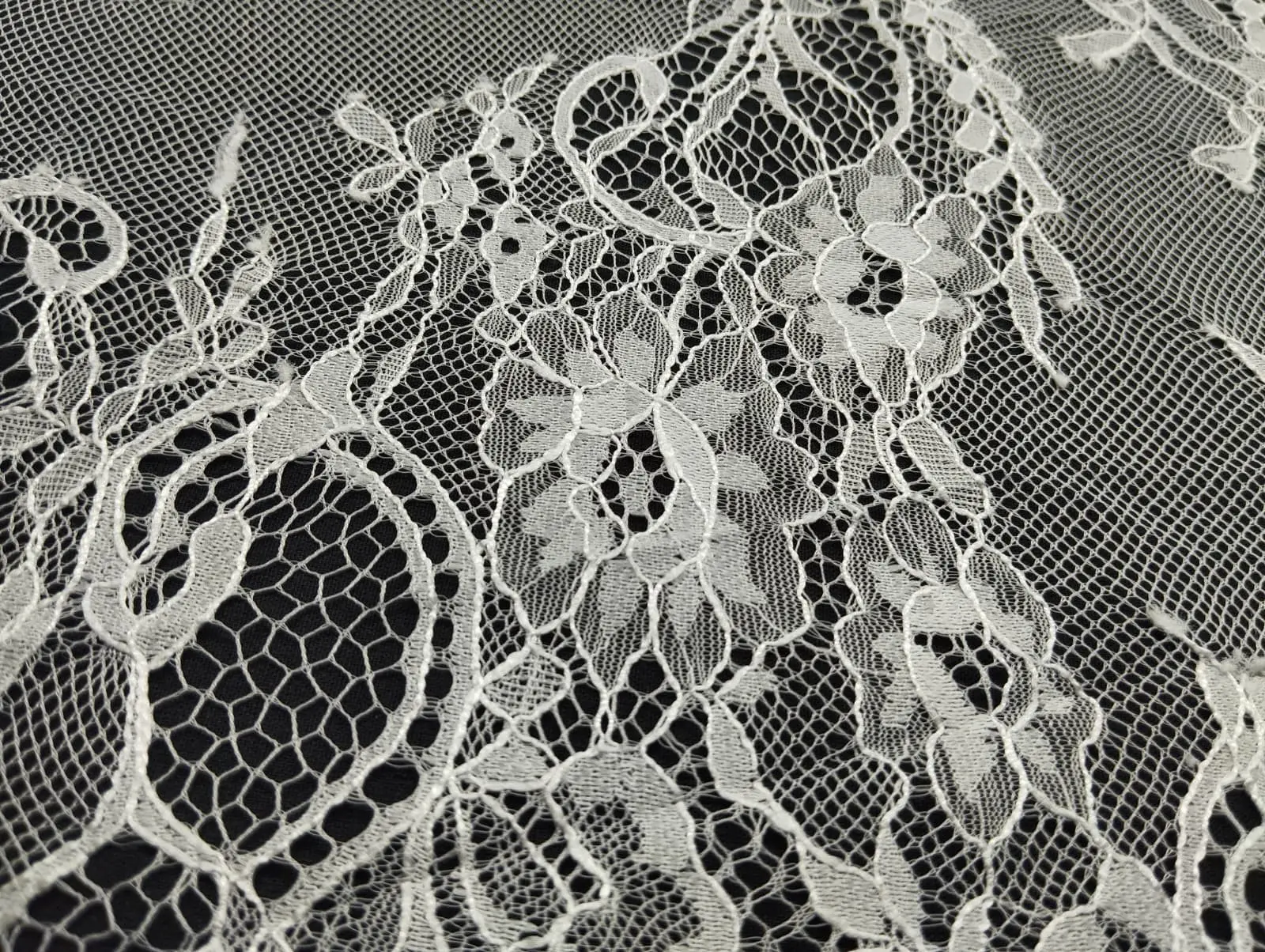 22997 Imported White Eyelash Nylon Lace 150 cm