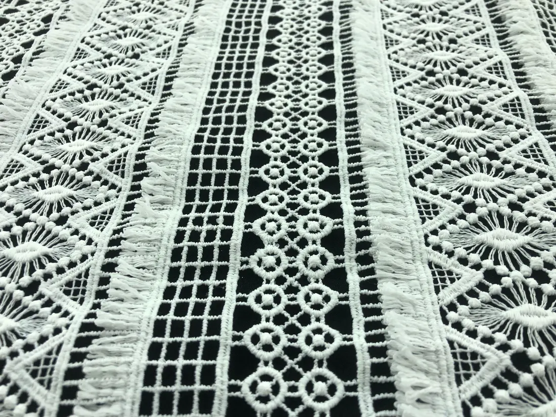 Ham Polyester Yerli Güpür Brode · 135 cm