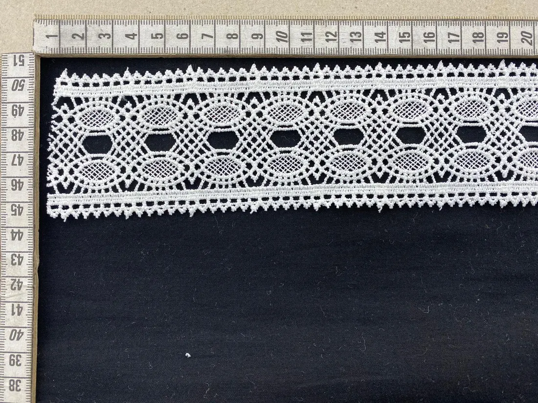 Ham Mat Polyester Yerli Güpür Brode Bant · 5,5 cm