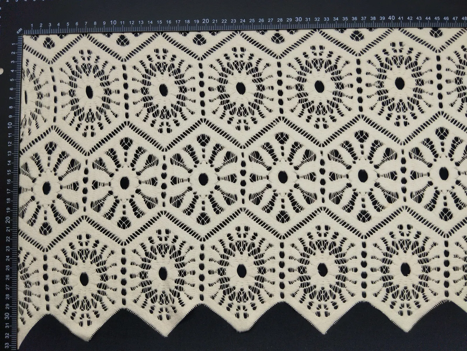 Bej Polyester Yerli Dantel