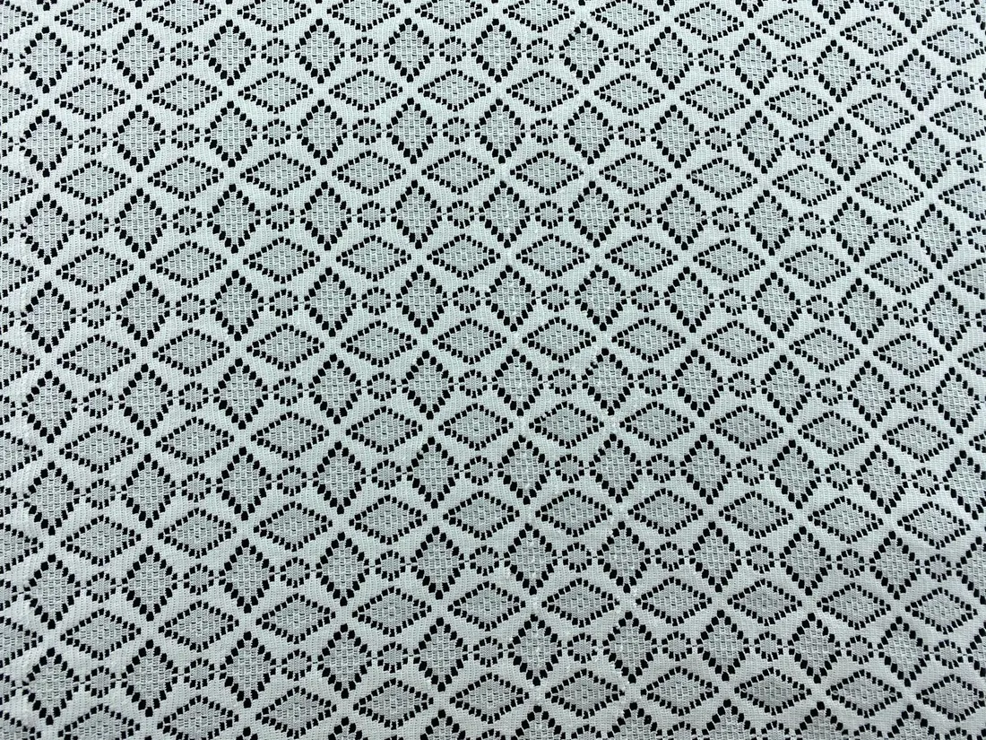 Fikse Polyester Dantel