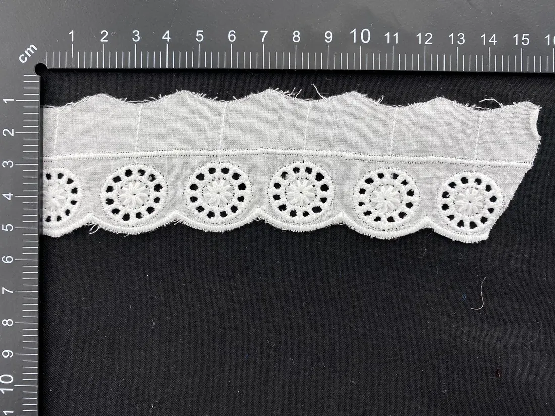 Kasar Mat Polyester Yerli Brode Bant Vual · 2,5 cm