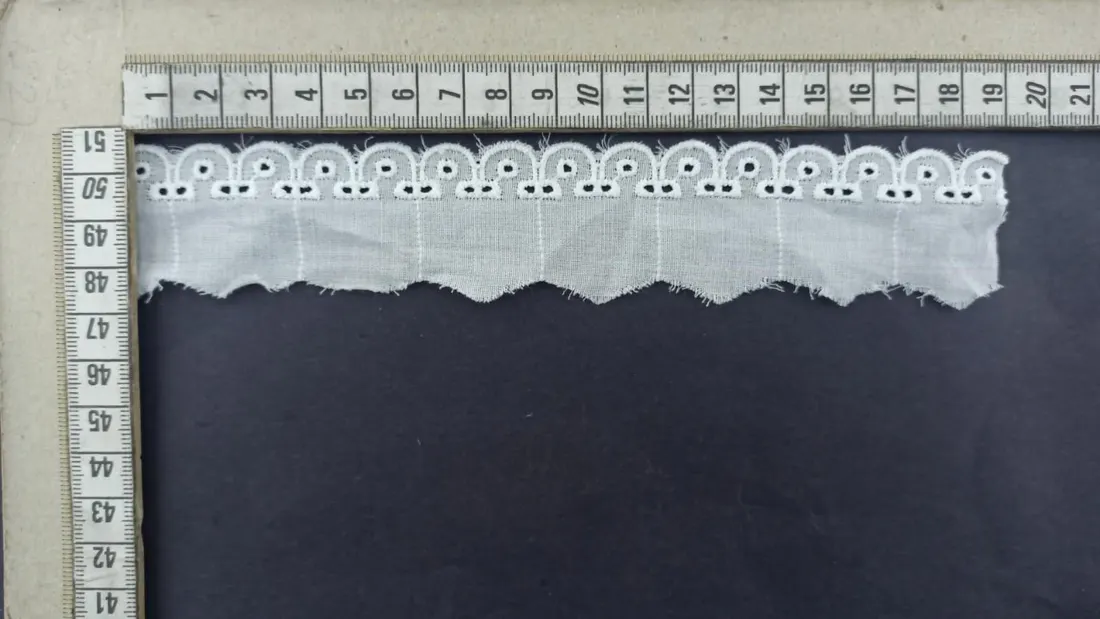 Kasar Mat Polyester Yerli Brode Bant Vual · 3,5 cm