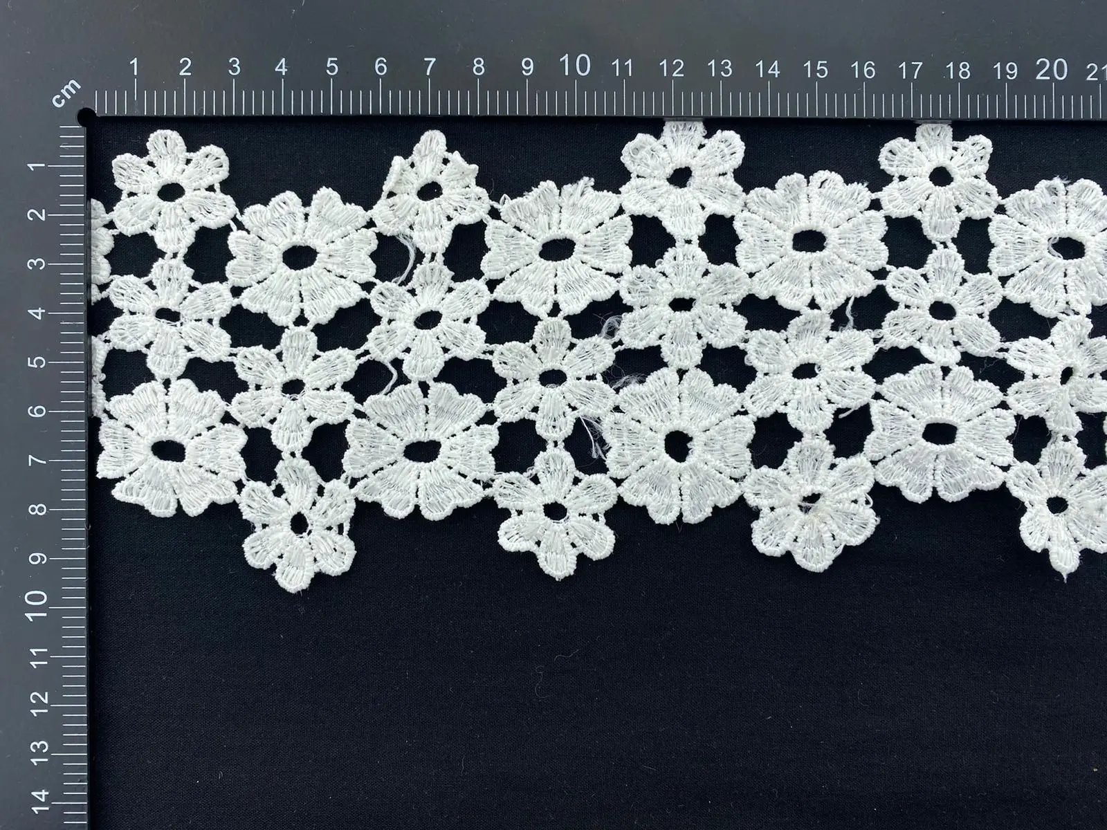 Ham Mat Polyester Yerli Güpür Brode Bant · 15,5 cm