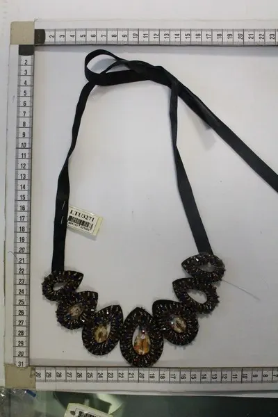 Siyah Polyester Yaka