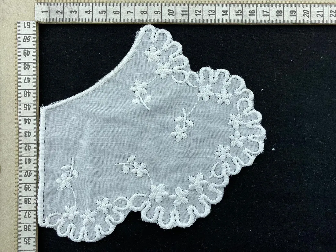 Kasar Mat Polyester Yerli Yaka Vual · 17 cm
