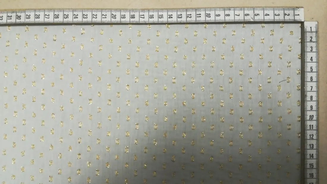 Beyaz Simli Yerli Şifon · 150 cm