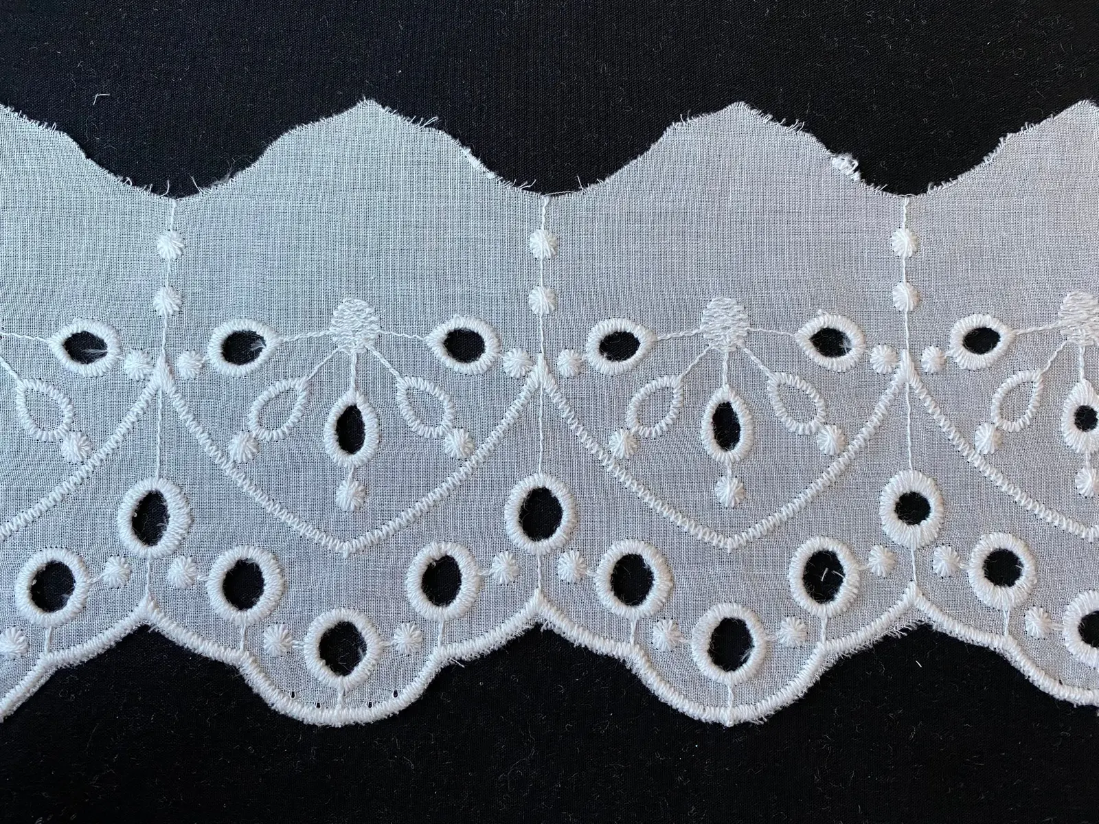Bleached Bohrer Cotton Domestic Broderie Tape Voile · 13,5 cm