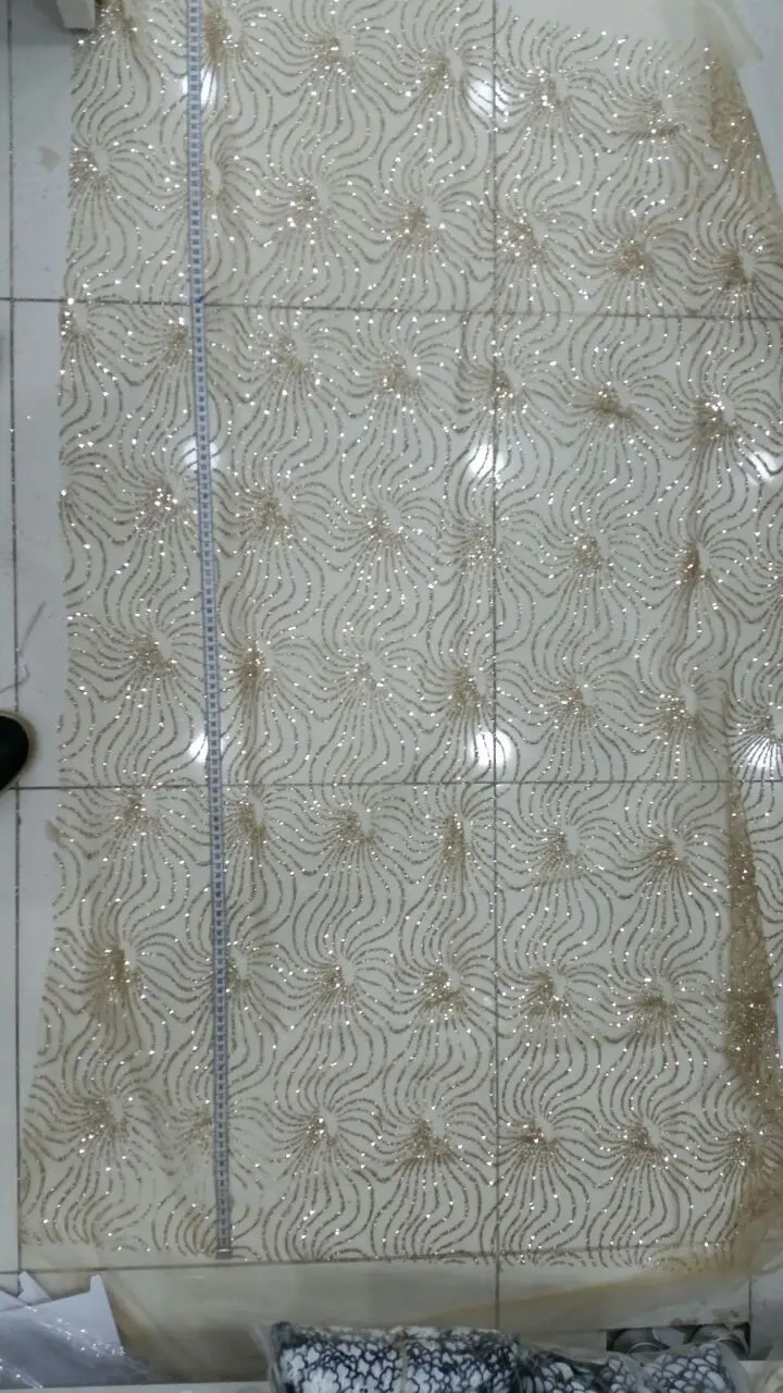 5659 İthal Simli Brode Kumaş – Gold Polyester