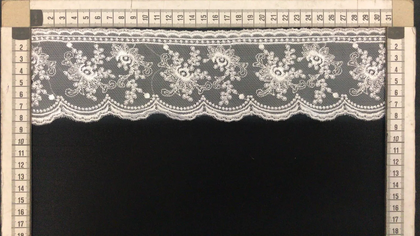 Greige Broderie
