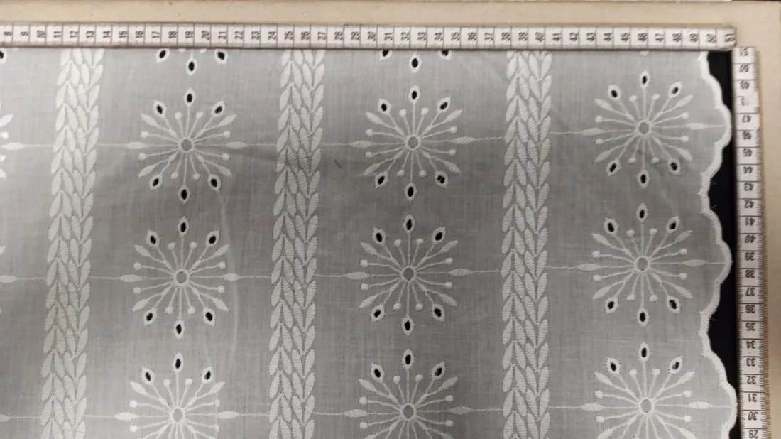 Kasar Bohrerli İplikli Pamuk Yerli Brode Vual · 130 cm