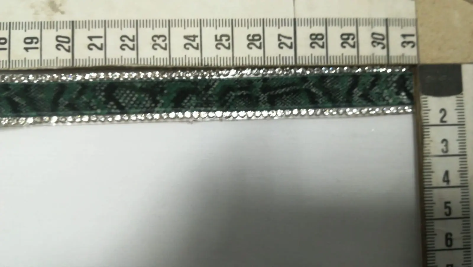 Green Velvet Domestic Tape Ribbon · 1,5 cm