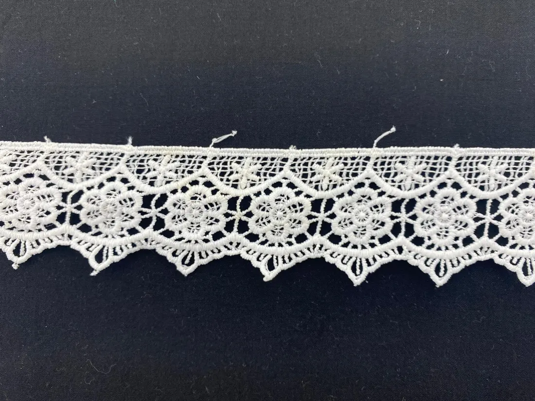 Ham Mat Polyester Yerli Güpür Brode Bant · 4,5 cm