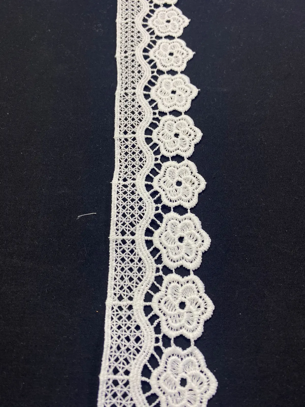 Ham Mat Polyester Yerli Güpür Brode Bant · 4,5 cm