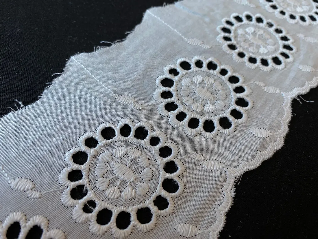 Kasar Mat Polyester Yerli Brode Bant Vual · 9 cm