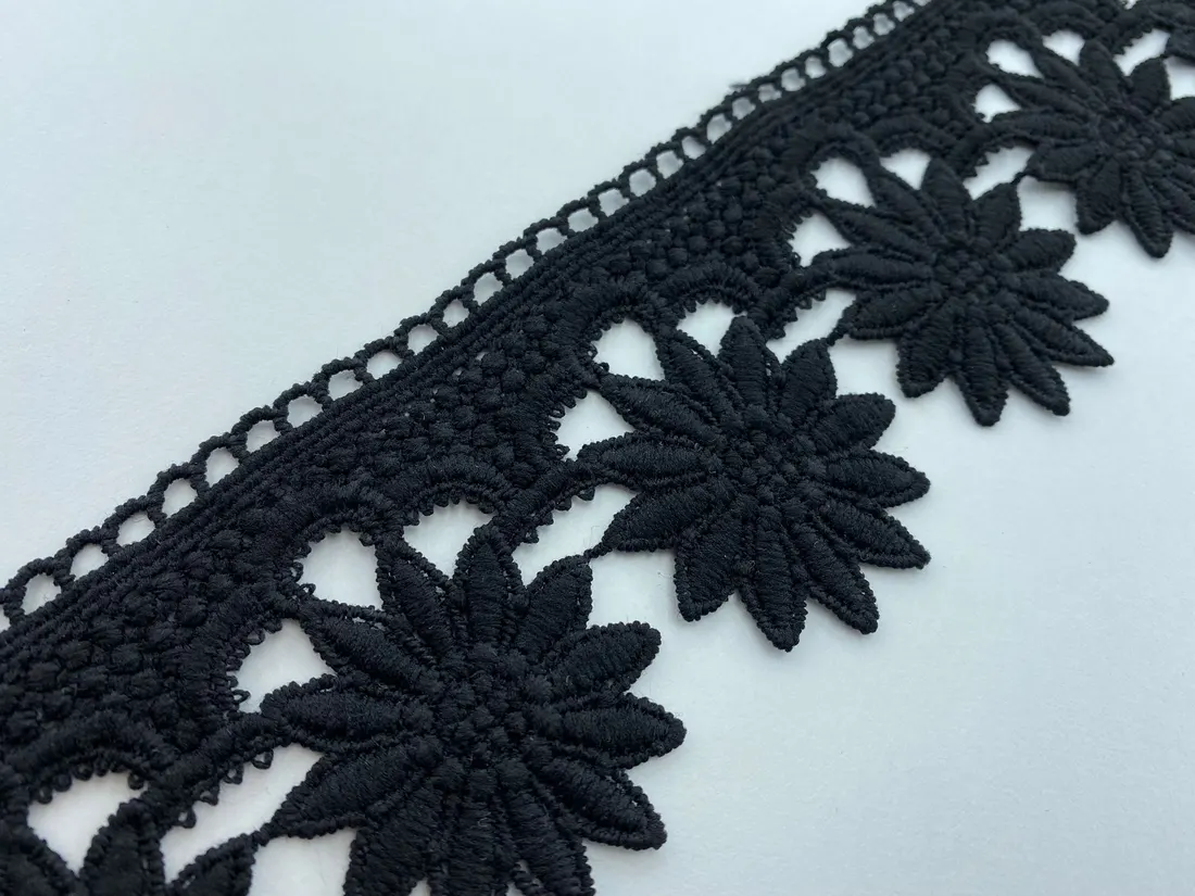 Siyah Mat Polyester İthal Güpür Brode Bant · 7 cm
