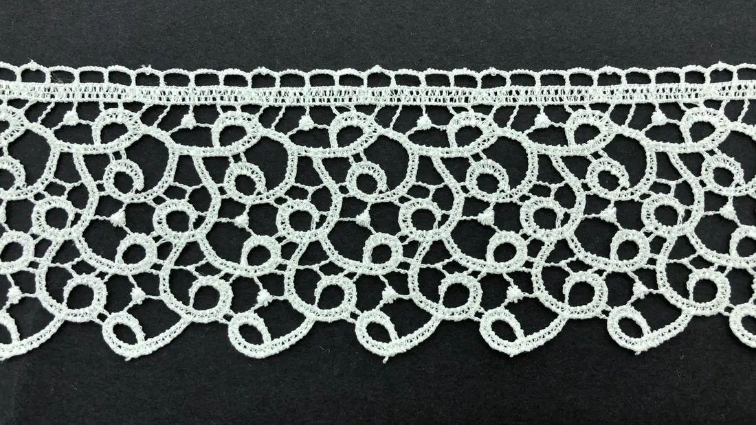 Ham Polyester Yerli Güpür Brode Bant · 6,5 cm