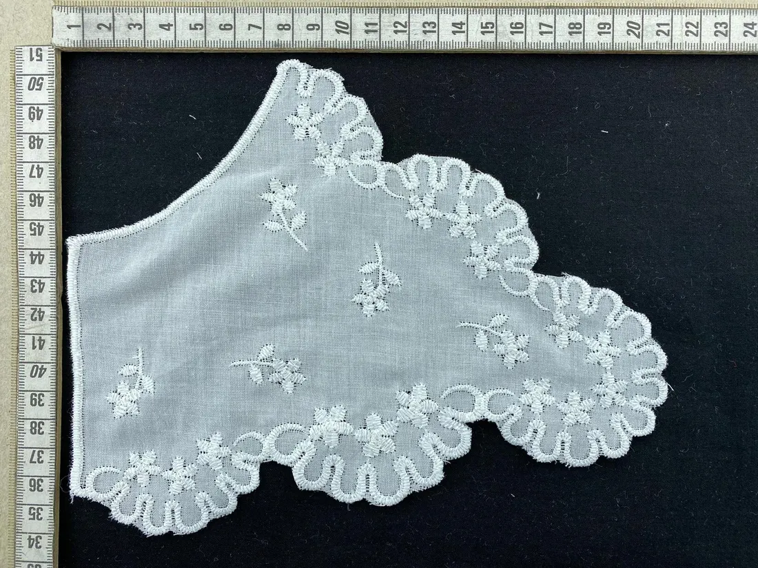 Kasar Mat Polyester Yerli Yaka Vual · 21 cm