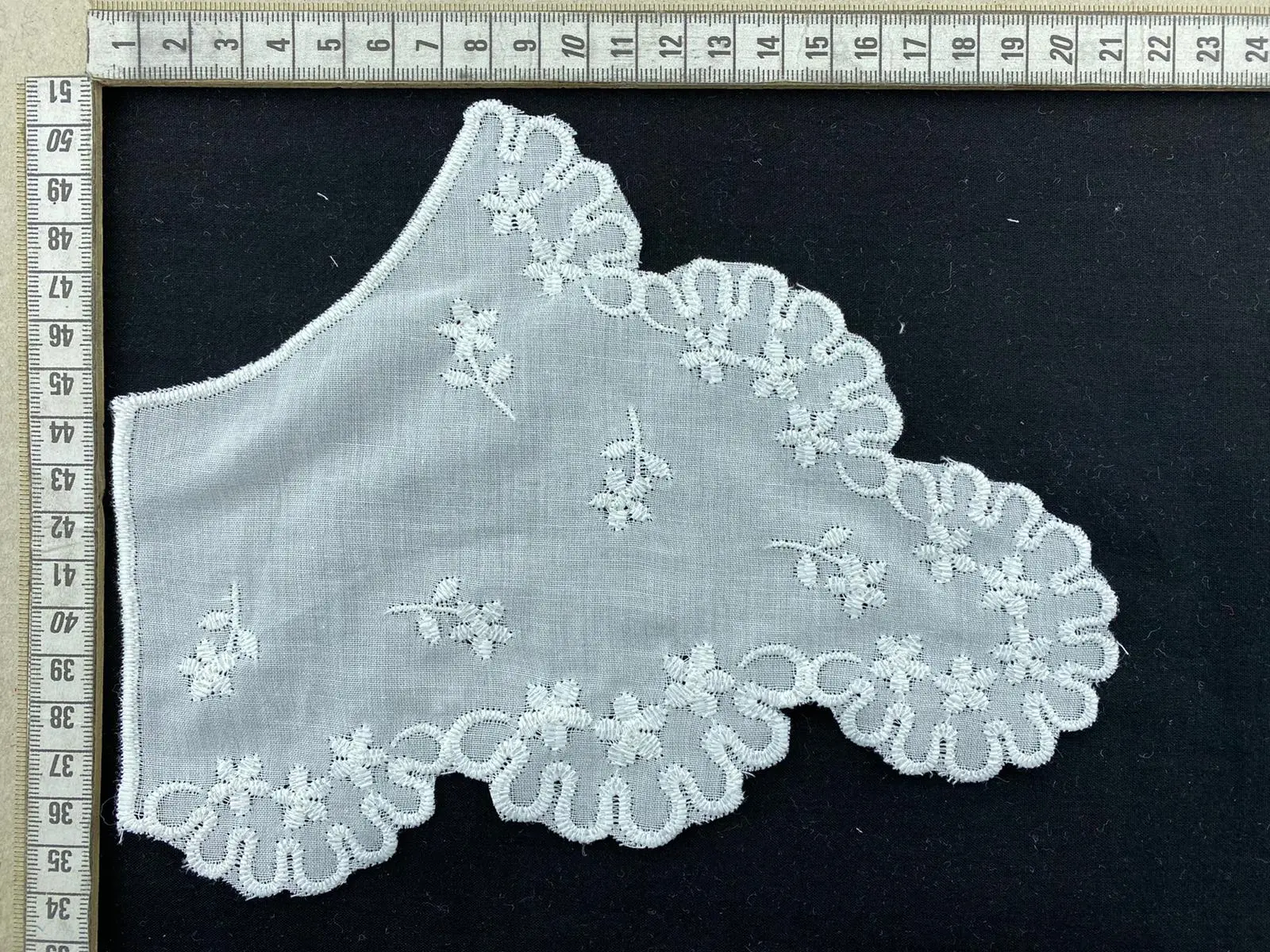 Kasar Mat Polyester Yerli Yaka Vual · 21 cm