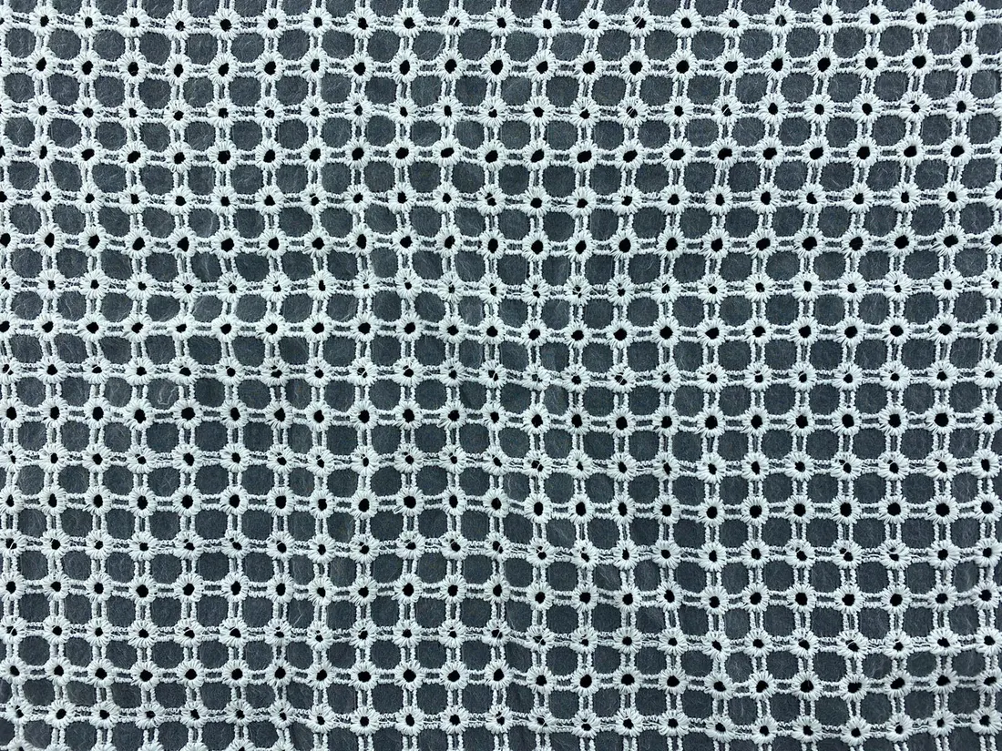 Kasar Polyester Yerli Brode · 130 cm