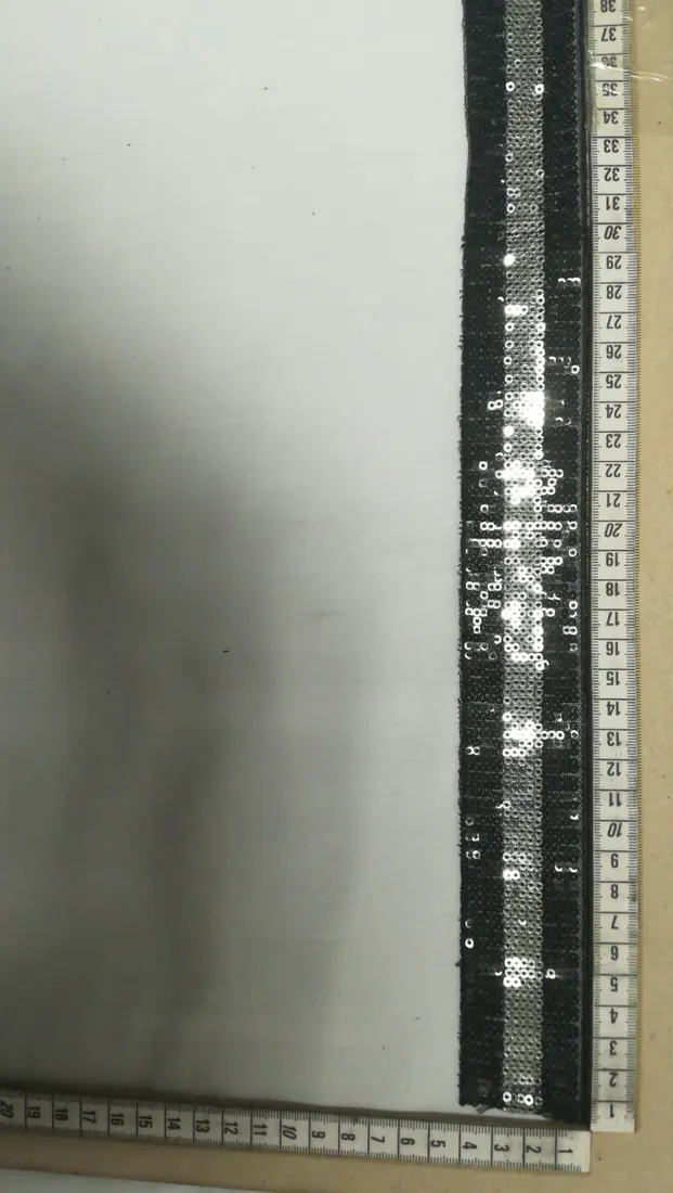 Siyah Pullu İthal Bant Şerit · 4 cm