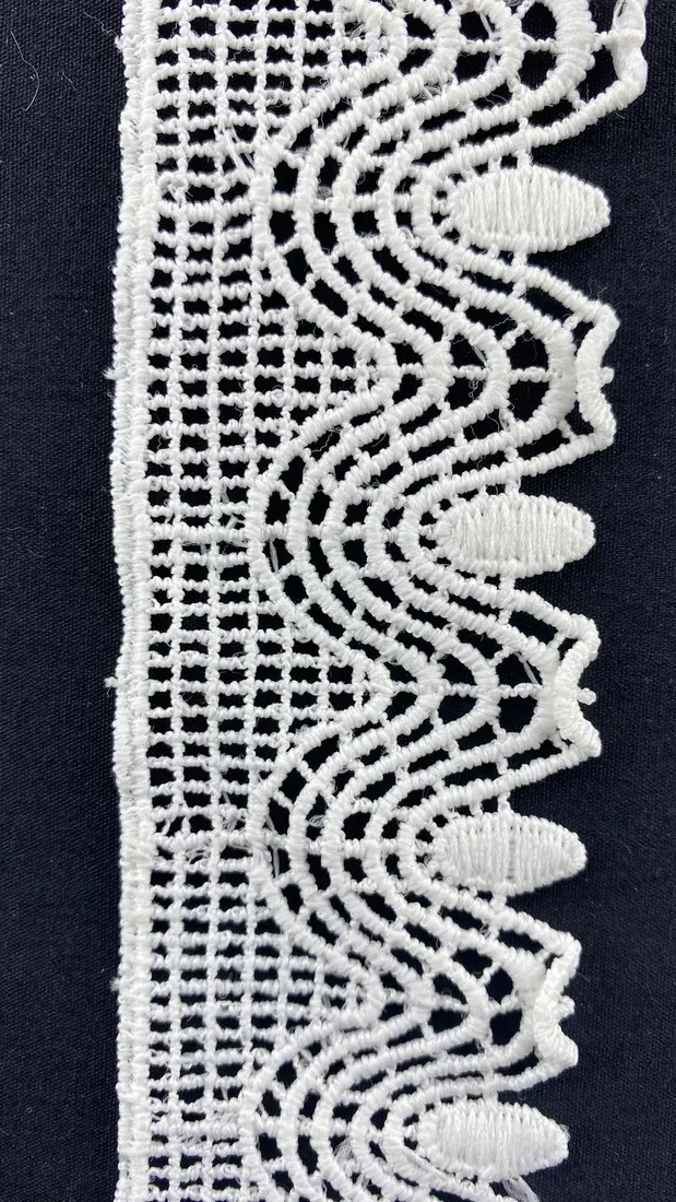 Ham Mat Polyester Yerli Güpür Brode Bant · 4,5 cm