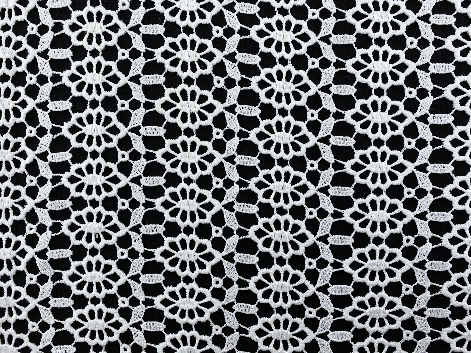 Greige Matte Polyester Domestic Broderie · 120 cm