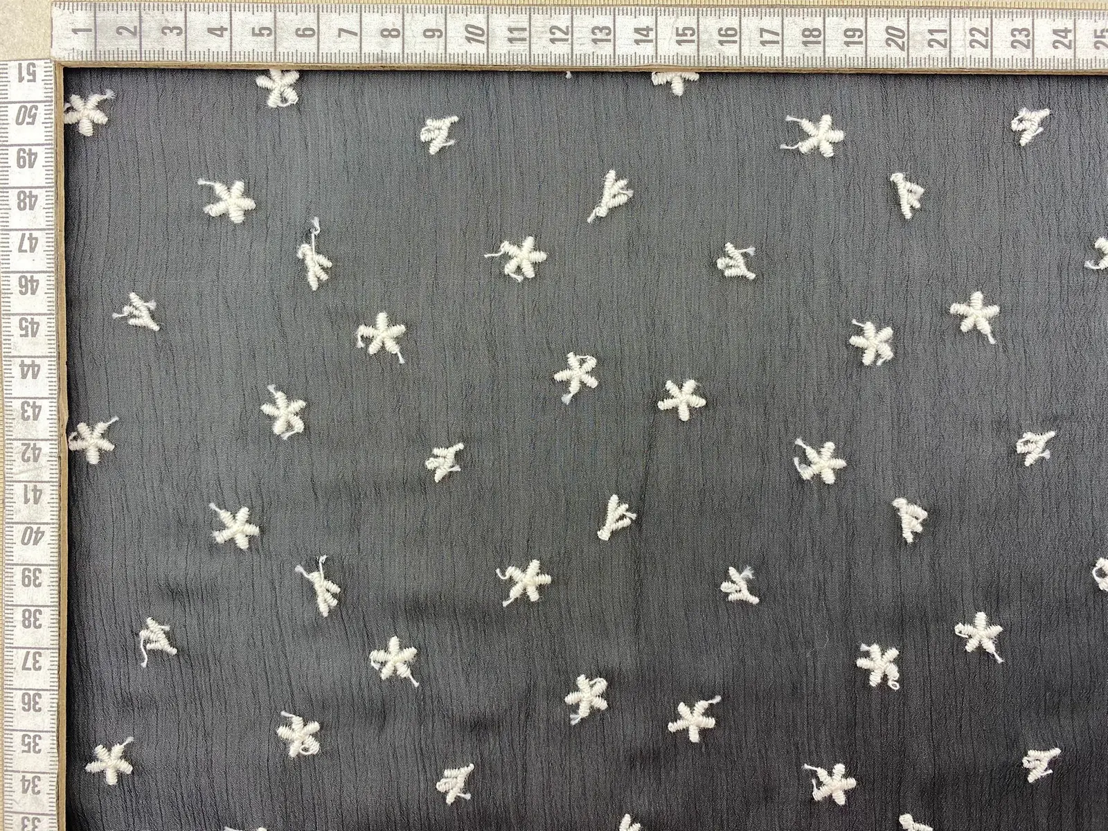 Siyah Mat Polyester Yerli Brode Şifon · 125 cm