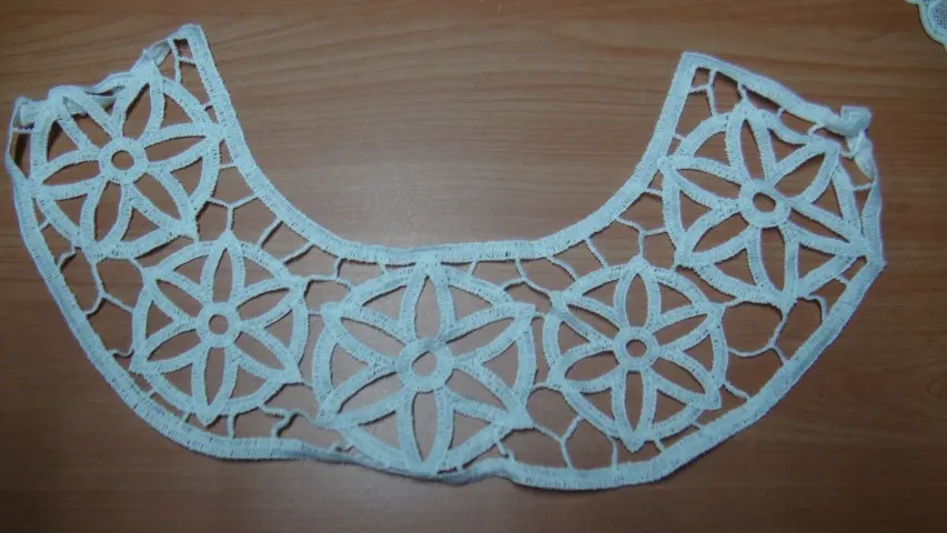 Beyaz Polyester Yerli Yaka
