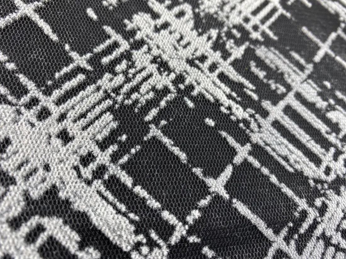 Siyah Baskılı Polyester Yerli Tül · 151 cm