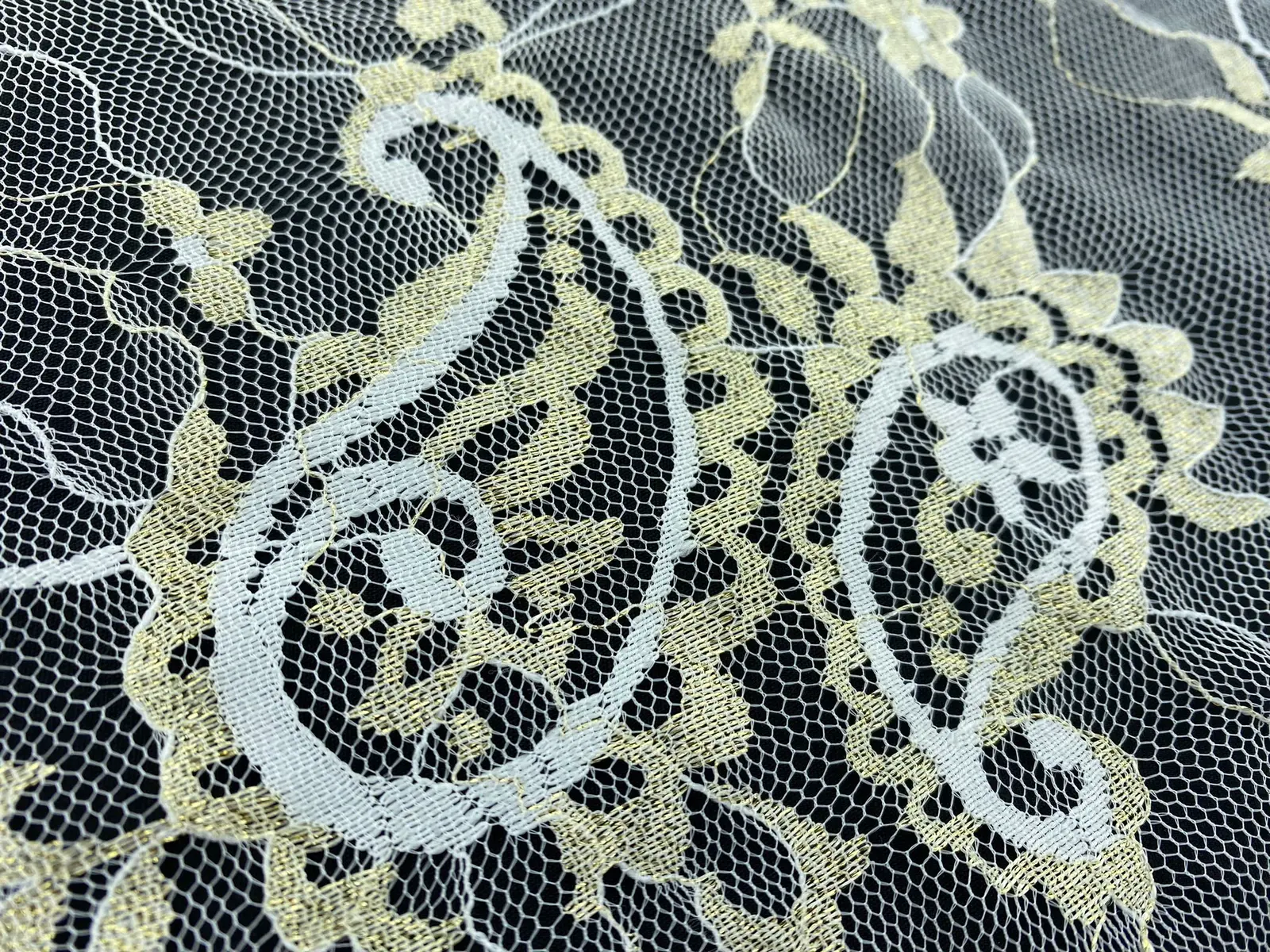 Fikse Simli Lurex Naylon İthal Dantel · 150 cm