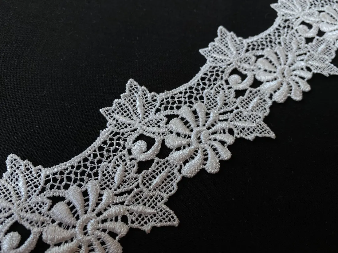 Kasar Polyester Yerli Güpür Brode Bant · 5,5 cm