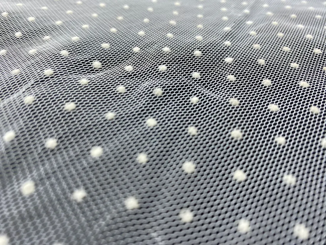 Beyaz Baskılı Polyester Yerli Tül · 150 cm