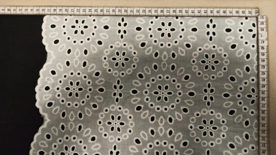 Kasar Bohrerli Pamuk Yerli Brode Vual · 130 cm