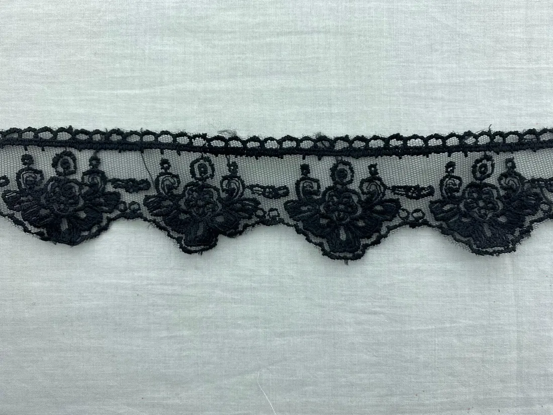 Siyah Mat Polyester Yerli Brode Bant Tül · 4,5 cm