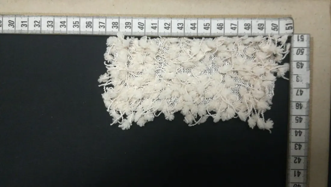 Krem Polyester İthal Kumaş · 160 cm