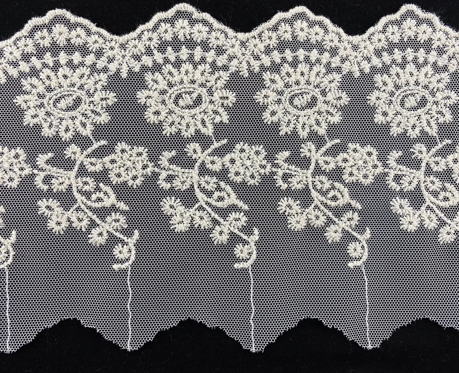10261 Broderie · Domestic · Band · Tulle Cotton Covered · Raw · 15 cm