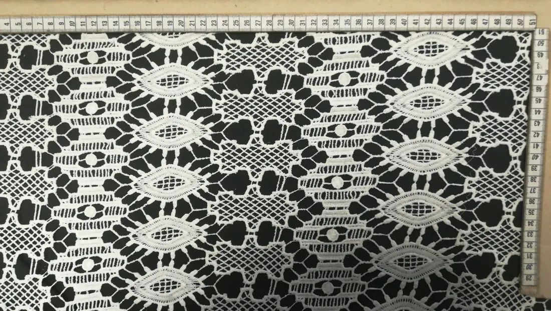 Siyah Mat Polyester İthal Güpür Brode · 140 cm
