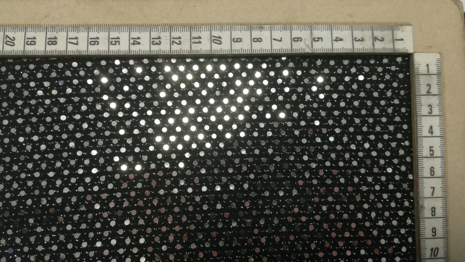 9775 Buzy Kumaş · i̇thal · lez · polyester · aynali · si̇yah-Gümüş · 135 cm