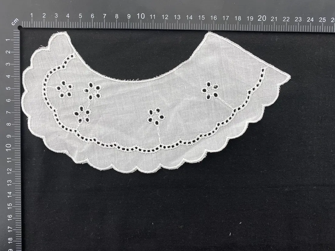 Kasar Bohrerli Mat Polyester Yerli Brode Yaka Vual · 22,5 cm