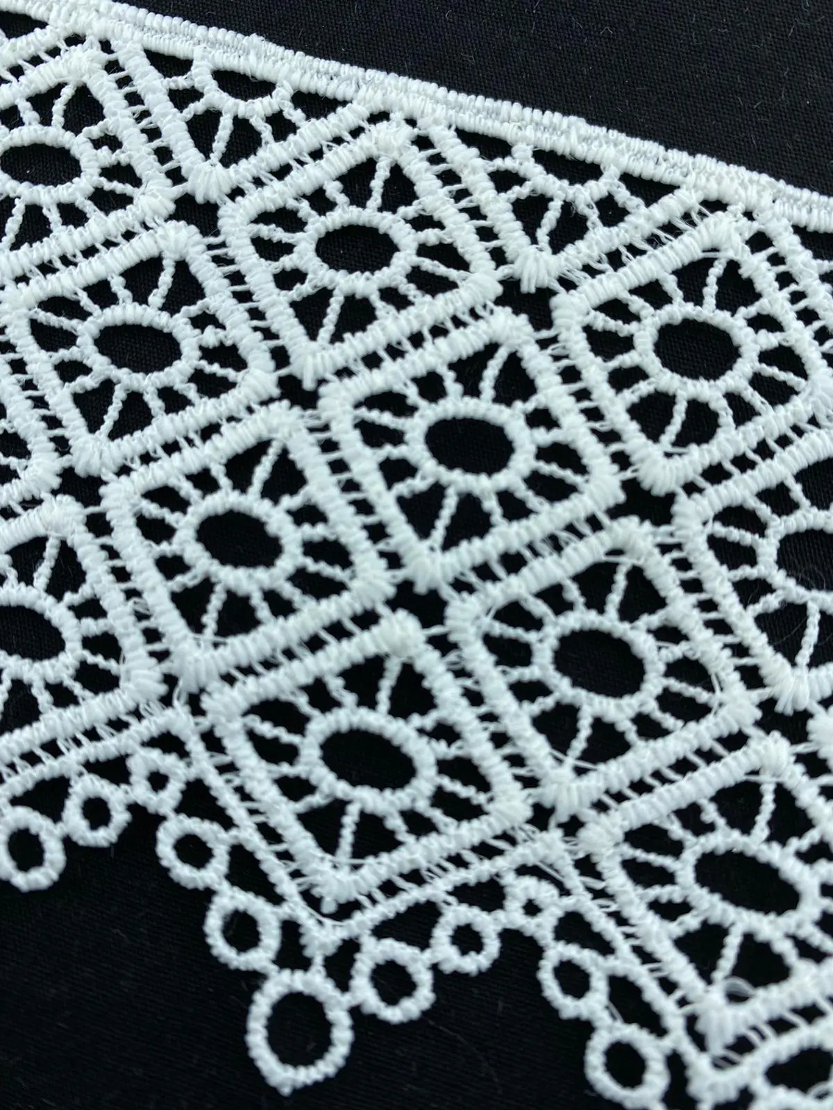 Ham Mat Polyester Yerli Güpür Brode Bant · 8 cm