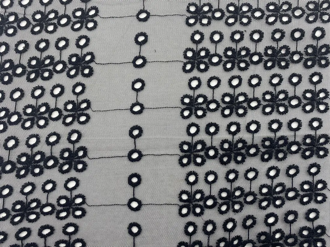 Siyah Polyester Yerli Brode Tül · 150 cm