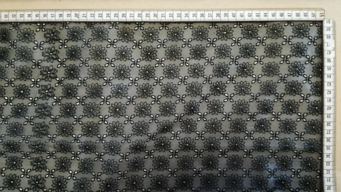 9146 Brode · Yerli̇ · Lez · Organze Tül · Bohrerli̇ · Si̇yah · 135 Cm